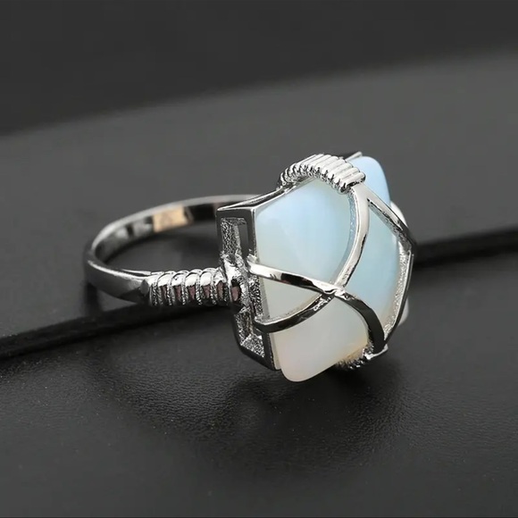 Unique Bohemian style Moonstone Silver Ring sz 7 Boho Statement Ring - Picture 5 of 5